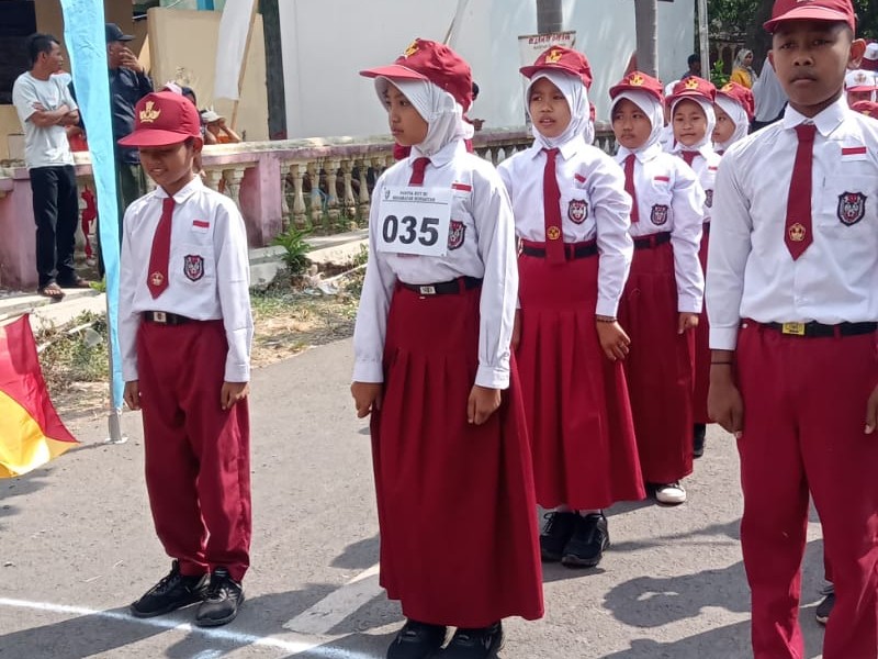 Meriahkan Lomba Gerak Jalan Tingkat Kecamatan